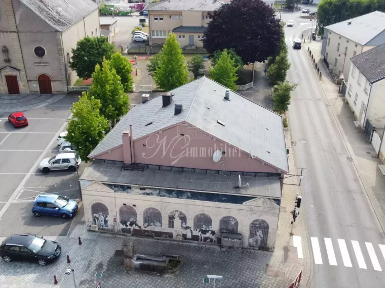 Restaurant, fond de commerce avec deux appartements loués à Volmerange-les-mines (F-57)