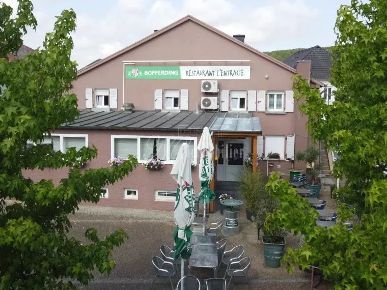 Restaurant, fond de commerce avec deux appartements loués à Volmerange-les-mines (F-57)