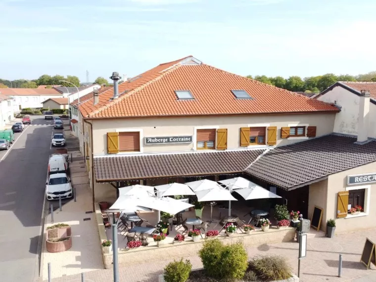 Restaurant + appartement à Ay- sur-moselle