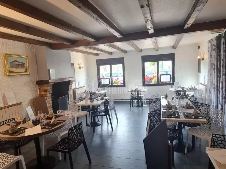 Restaurant + appartement à Ay- sur-moselle