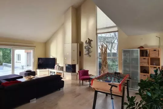 Exceptionnelle maison d’architecte de 298 m² à Hettange-Grande (F-57)