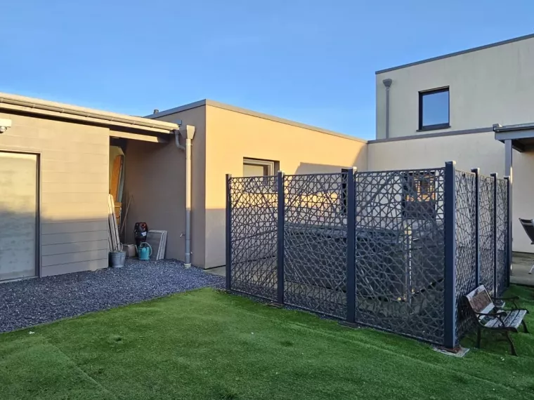 Magnifique maison de 160 m² avec 3 chambres, double garage et jardin à Volstroff (F-57)