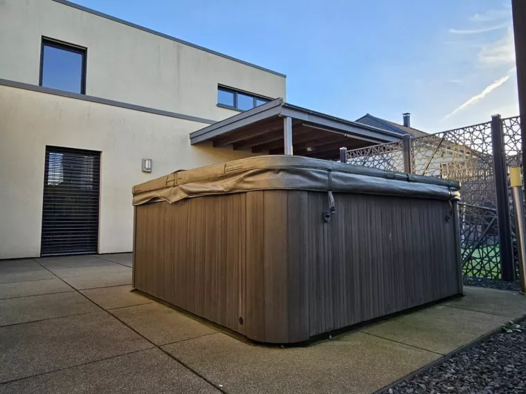 Magnifique maison de 160 m² avec 3 chambres, double garage et jardin à Volstroff (F-57)