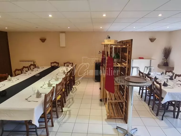 Restaurant + appartement à Ay- sur-moselle