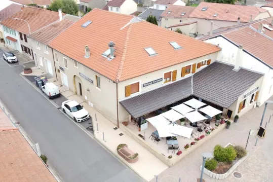 Restaurant + appartement à Ay- sur-moselle