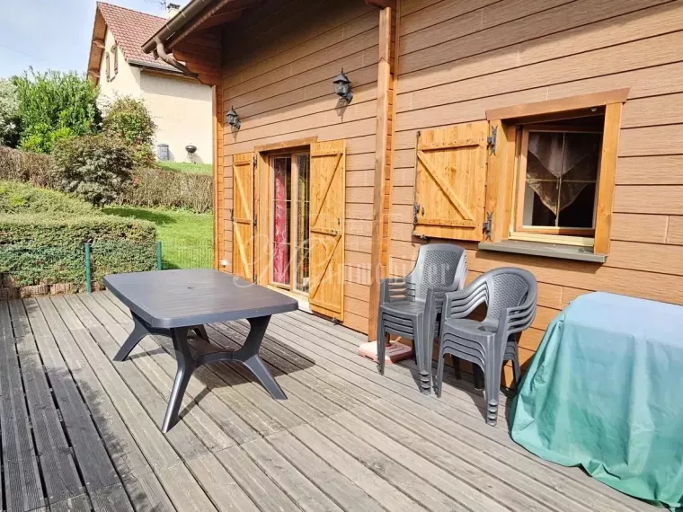 Chalet bois de +/- 120 m² avec trois chambres et garage à Xonrupt-Longemer (F-88)