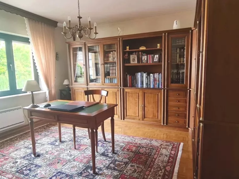 Maison individuelle de 206 m² sur un terrain de 13.5 ares à Terville (F-57)