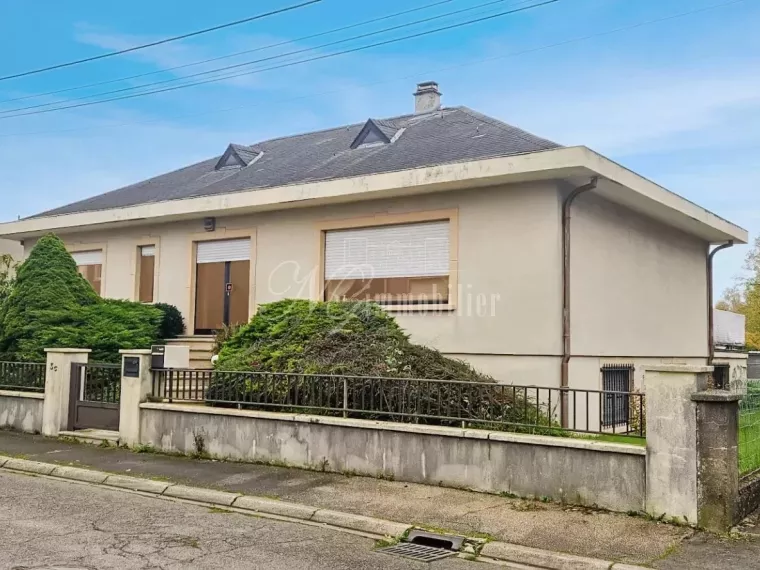 Maison individuelle de 206 m² sur un terrain de 13.5 ares à Terville (F-57)