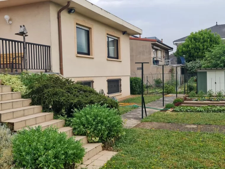 Maison individuelle de 206 m² sur un terrain de 13.5 ares à Terville (F-57)