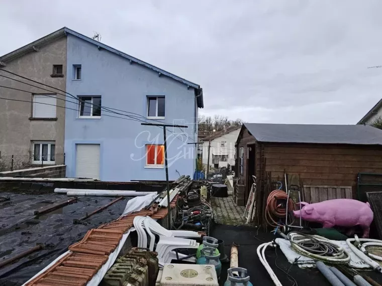 Maison jumelée de 78 m² habitables avec jardin et terrasses à Tucquegnieux (F-54)