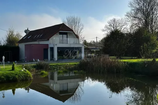 Une charmante maison ancienne dans un hameau proche de L’Aigle.