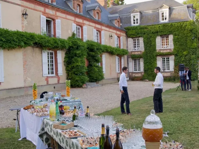 Château du XVIIe siècle en campagne normande