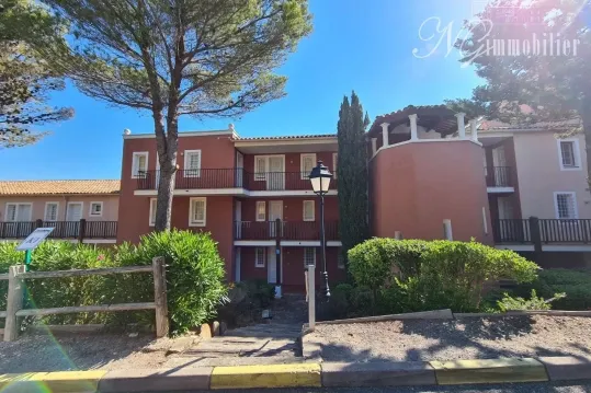 Appt T2 avec loggia vue mer + Piscines +Parking privé en sous-sol ST Raphaël